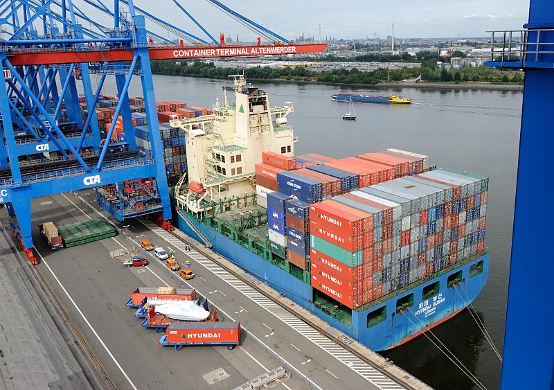 0030_6062 Containerfrachter, Containerschiff am CTA | HHLA Container Terminal Hamburg Altenwerder ( CTA )